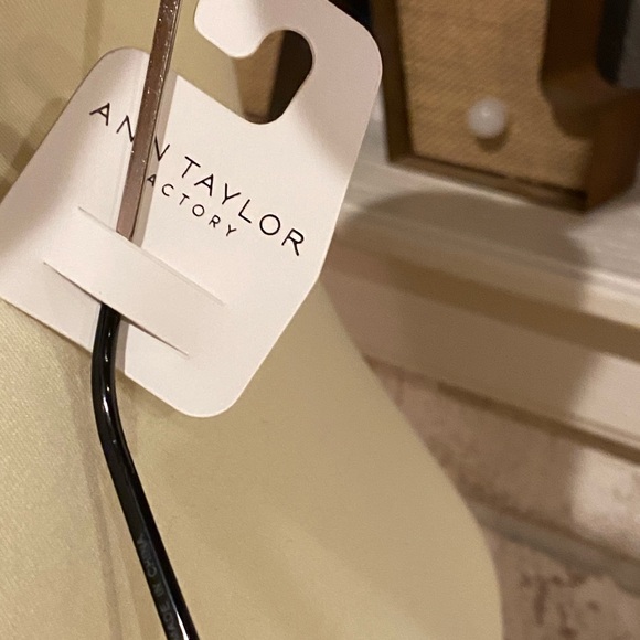 Ann Taylor aviator sunglasses - Picture 4 of 4